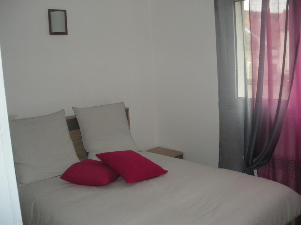 Ferienwohnung Au Pied De La Roche Exterior foto